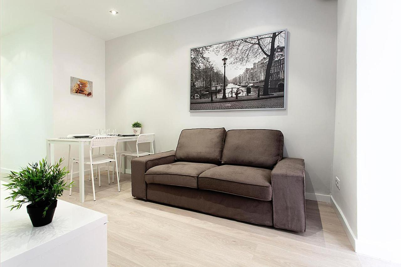 Miquel Angel - Apartments Next To Camp Nou บาร์เซโลนา ภายนอก รูปภาพ
