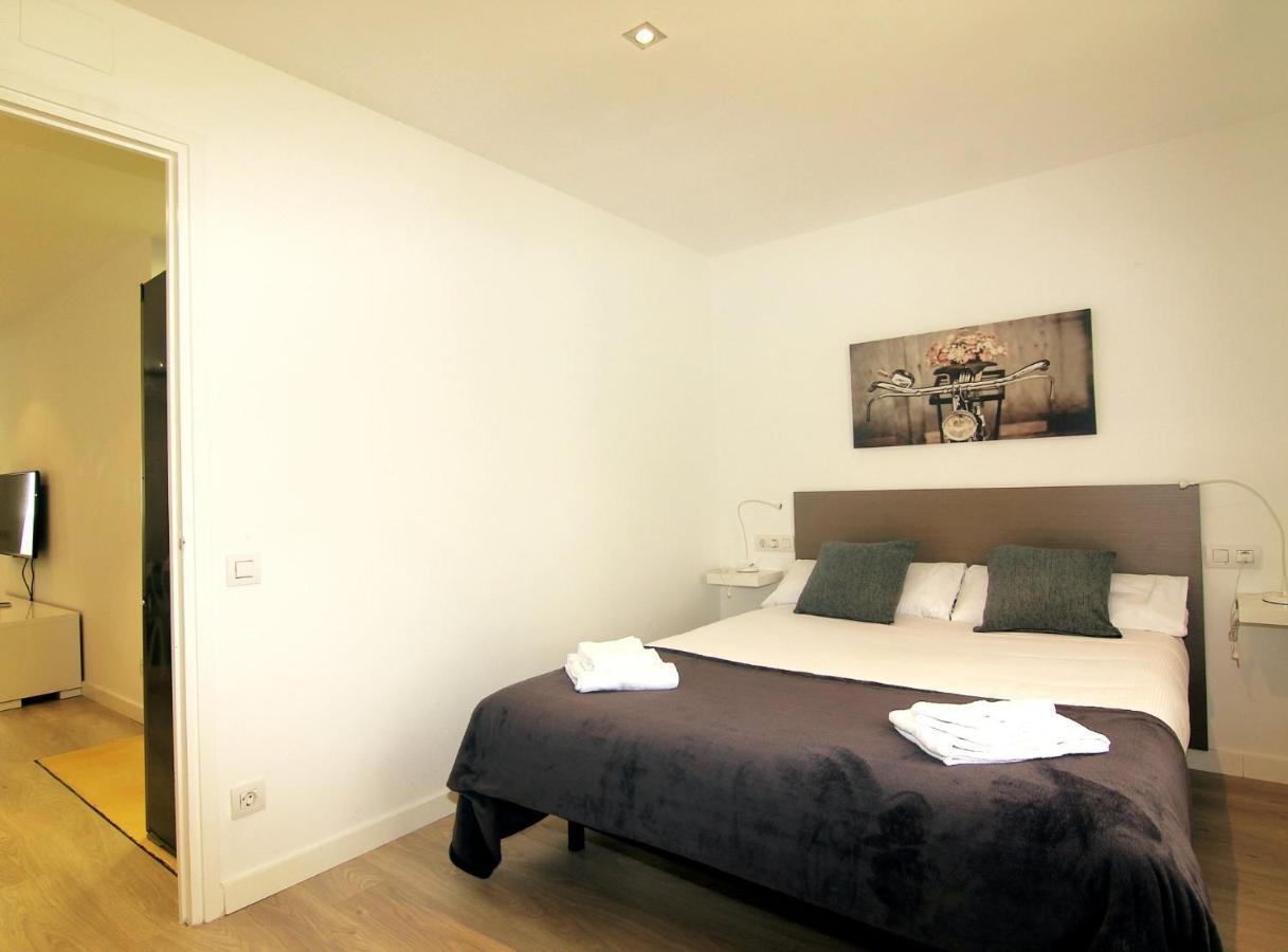 Miquel Angel - Apartments Next To Camp Nou บาร์เซโลนา ภายนอก รูปภาพ